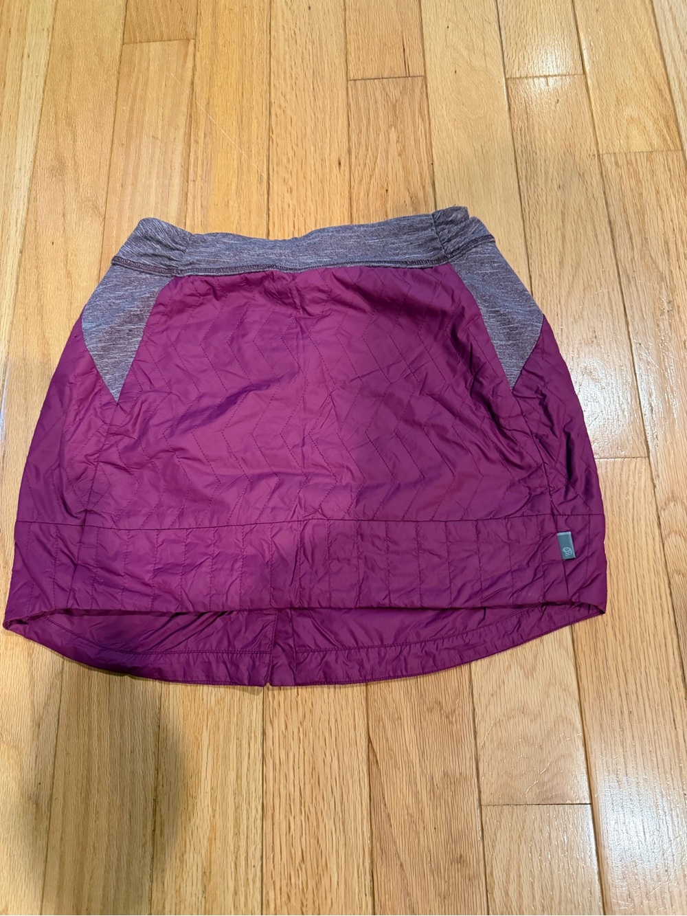 Mountain Hardwear Quilted Mini Skirt in Berry with Heathered Gray Waistband